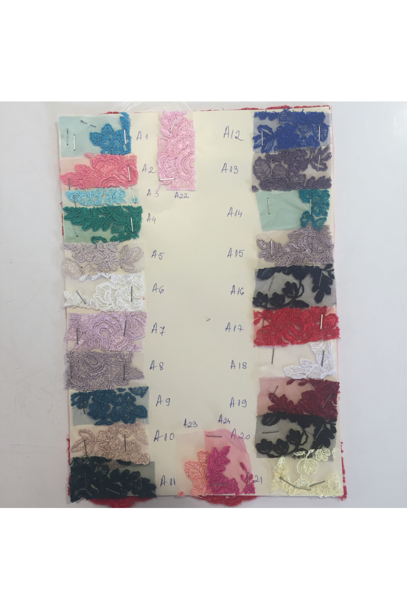 Rochie in clos dublu cu tiv ondulat din voal si broderie albastru royal